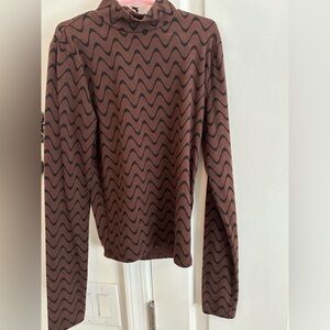 Ladies/teen brown with black print mock turtleneck top by Hollister size XSmall